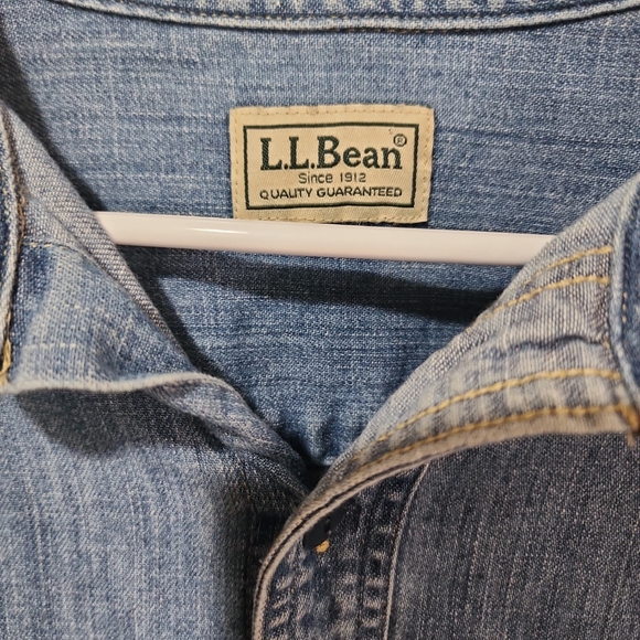 Vintage LlBean 2xl man button front cuffed 1912 man chambray. - Picture 2 of 9